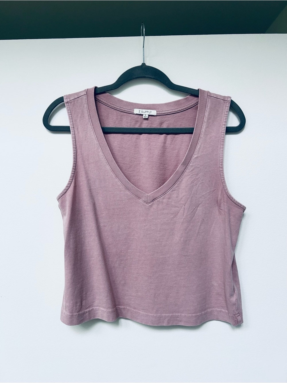 Z Supply | Sloane Cotton Nersey Vneck Tank in Pink Smoke | Size S - Picture 4 of 7